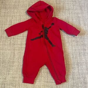 Hooded Baby Onesie 🏀 Air Jordan Side 3M
